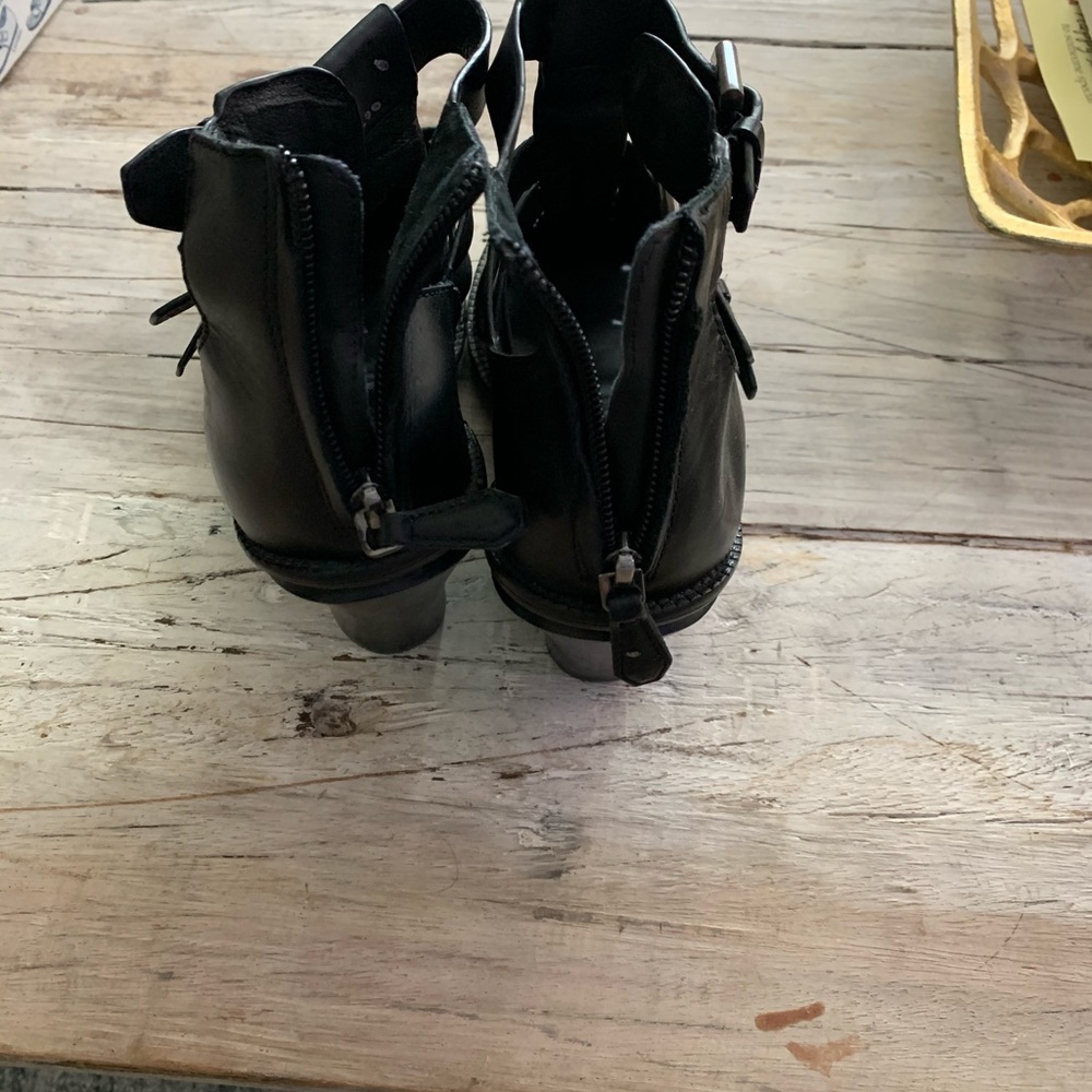 Kenneth Cole strappy booties